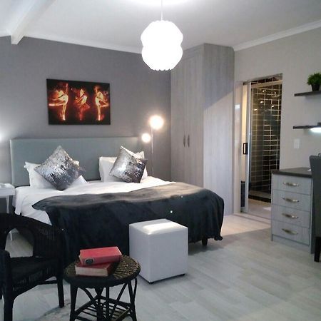 Mulenvo Guest House Bloubergstrand Extérieur photo